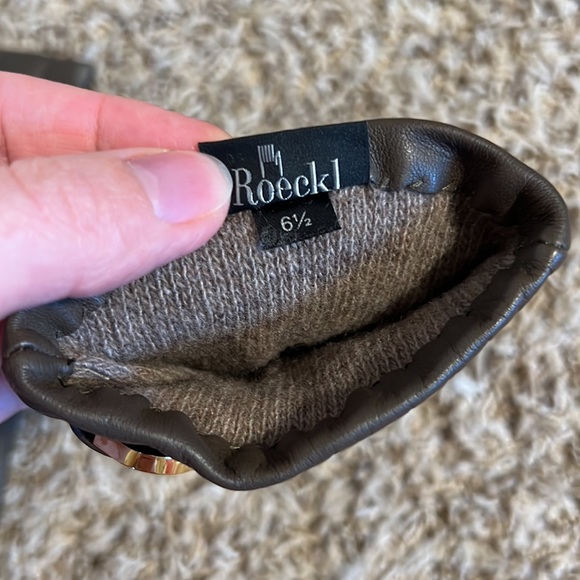 Army Olive Green leather gloves with cashmere and gold buckle - Picture 4 of 6